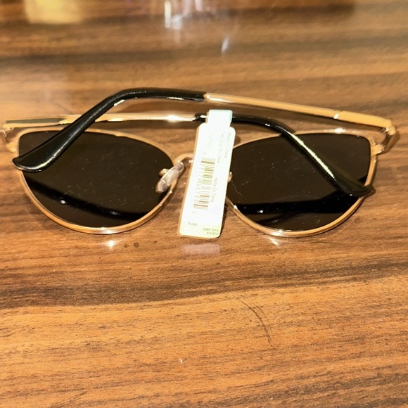 Women’s sunglasses - Picture 2 of 2